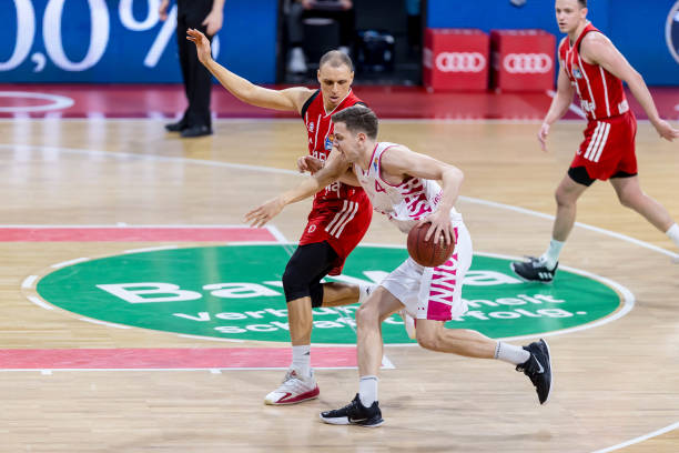 本的中场球 本的中场球